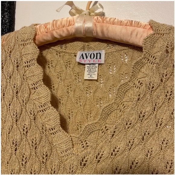 “Avon Style” Sweater Long Sleeves         SZ: (M/L) Loose Knit V-Neck - Picture 4 of 6
